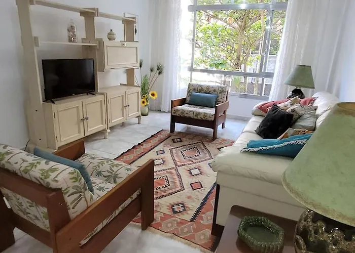 Apartamento No Centro De Pitangueiras, Guaruja - A 100M Da Praia